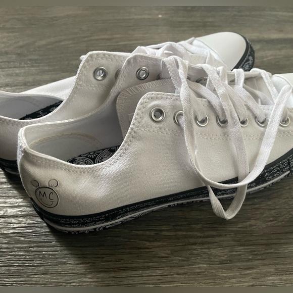 Miley Cyrus X converse sneakers - Picture 2 of 5